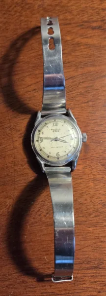 analogue wrist watch