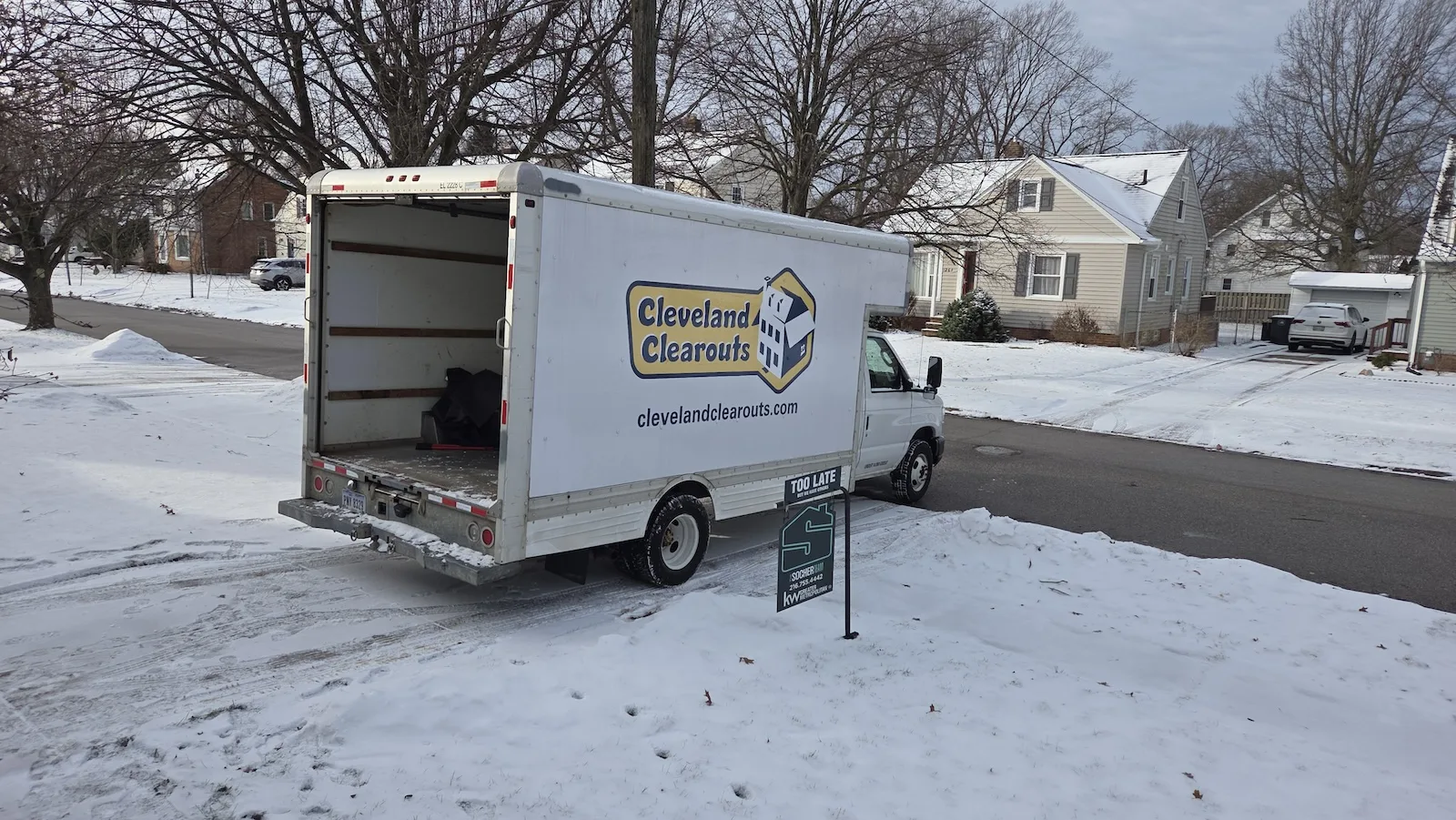 Cleveland Clearouts truck backing into donor's driveway Cleveland Clearouts truck backing into donor's driveway